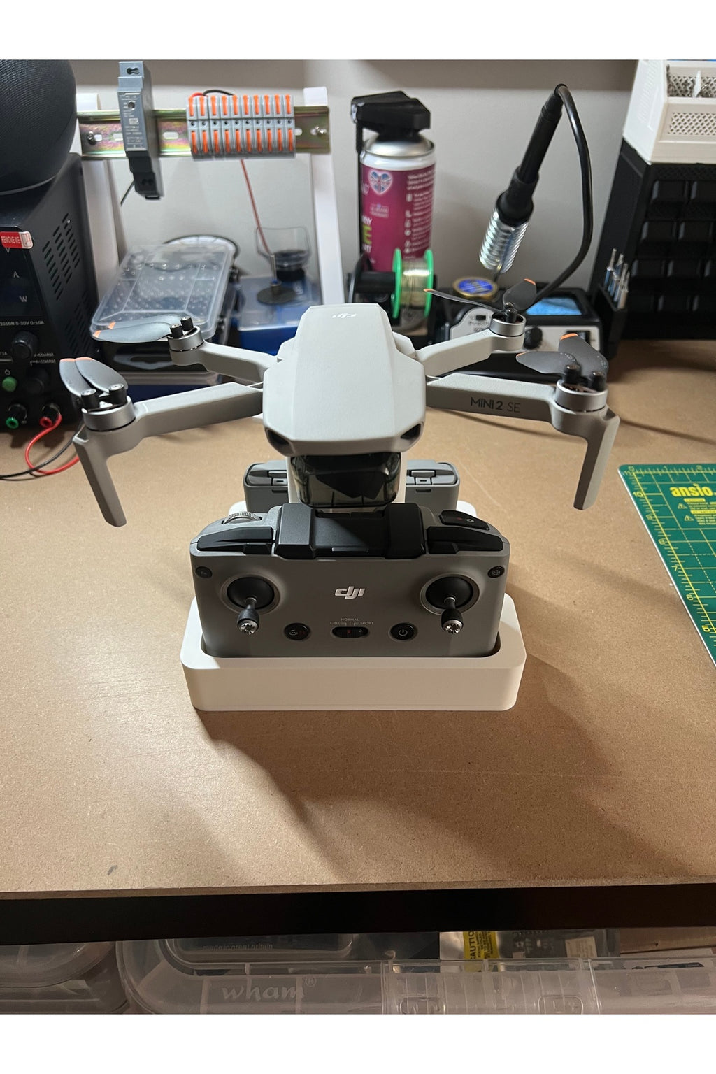 Mini 2 SE Uyumlu Çoklu Şarj İstasyonu ve Sergileme Standı - Drone ve Kumanda Tutucu