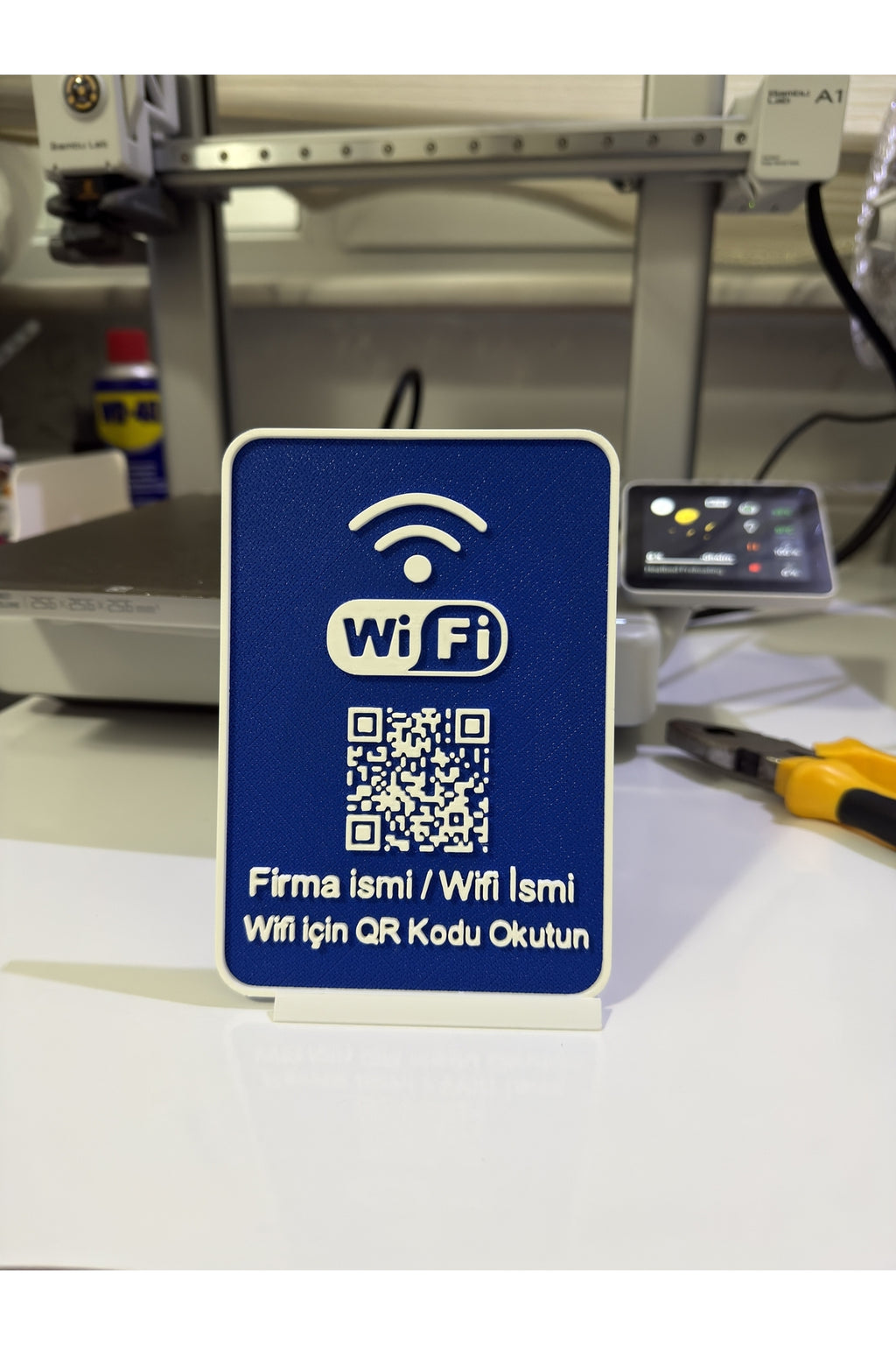 QR Kodlu WiFi Şifre Paylaşım Standı – Masaüstü İnternet Kartı (Kafe, Restoran, Ofis İçin)
