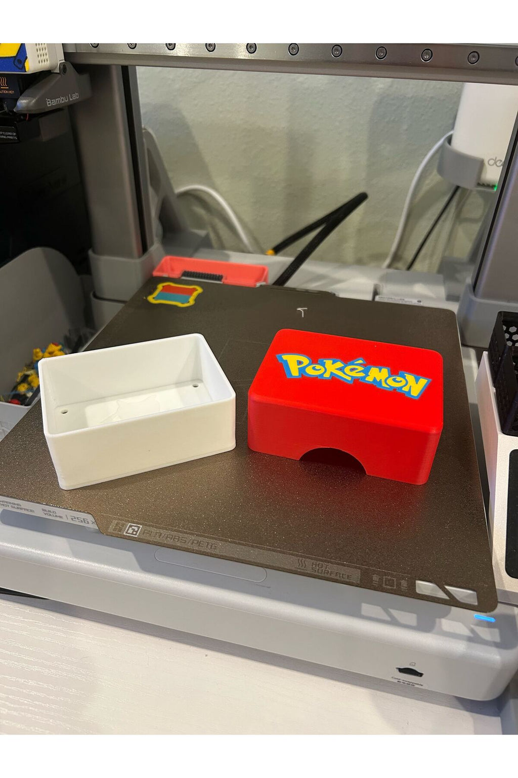 Pokemon Temalı Oyun Kartı Deste Kutusu (Deck Box) - 100 Kart Kapasiteli Koleksiyonluk Saklama Kabı