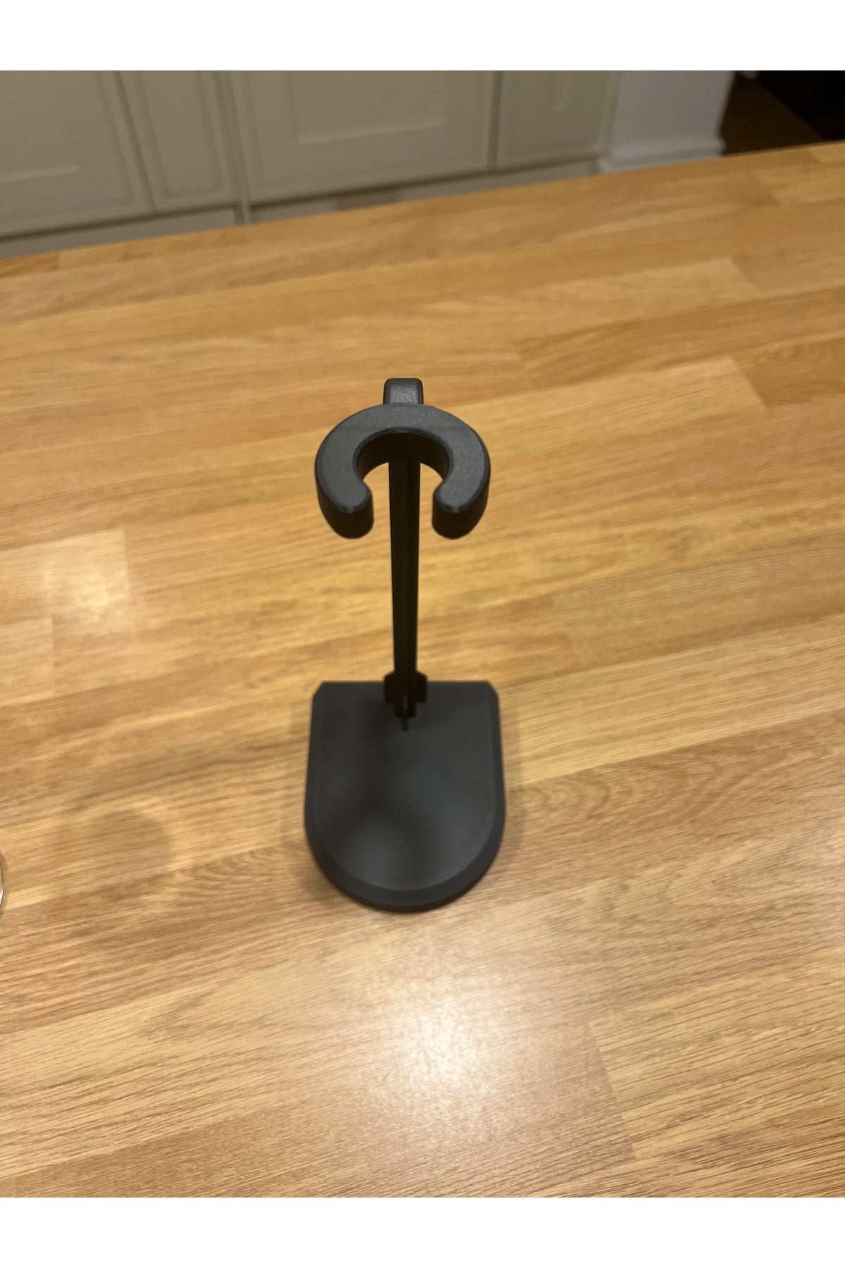 Minimalist Tekli Şarap Kadehi Standı ve Sergileme Askısı