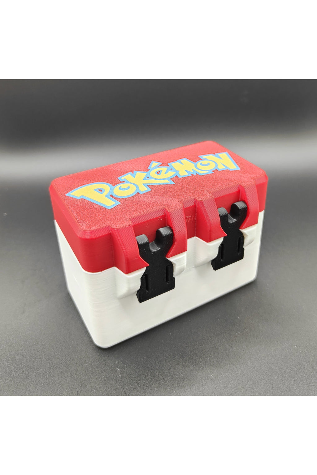 Pokemon TCG Kilitli Kart Organizeri ve Saklama Kutusu - Logolu 100'lük Çift Mandallı Deck Box
