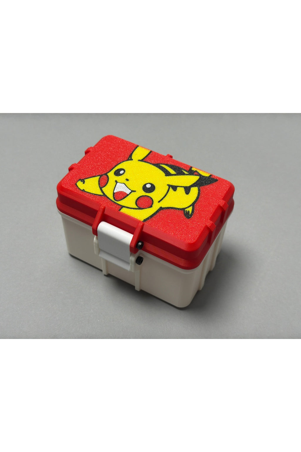 Pikachu TCG Kilitli Kart Saklama Kutusu - Kırmızı Kapaklı ve Mandallı Hard Case Deste Kutusu