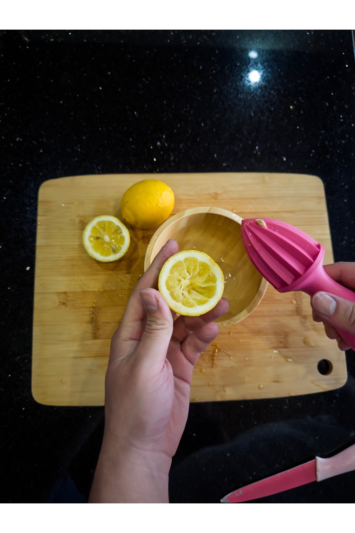 Pratik Elde Limon ve Meyve Sıkacağı - Ergonomik Tasarım Çekmece içi Aparatı