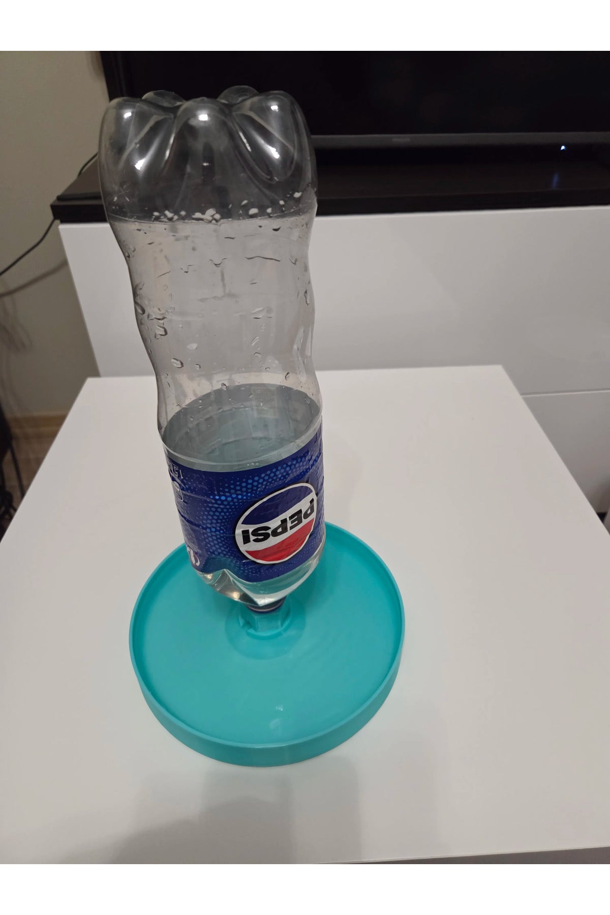 Otomatik Evcil Hayvan Su Kabı Dağıtıcısı - Standart Şişelerle Uyumlu, Pratik ve Çevre Dostu