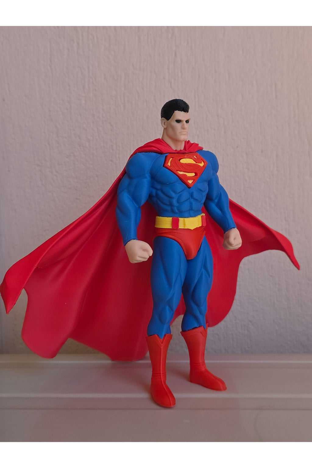 Superman DC Figür 20 cm – Koleksiyonluk Dekoratif Biblo