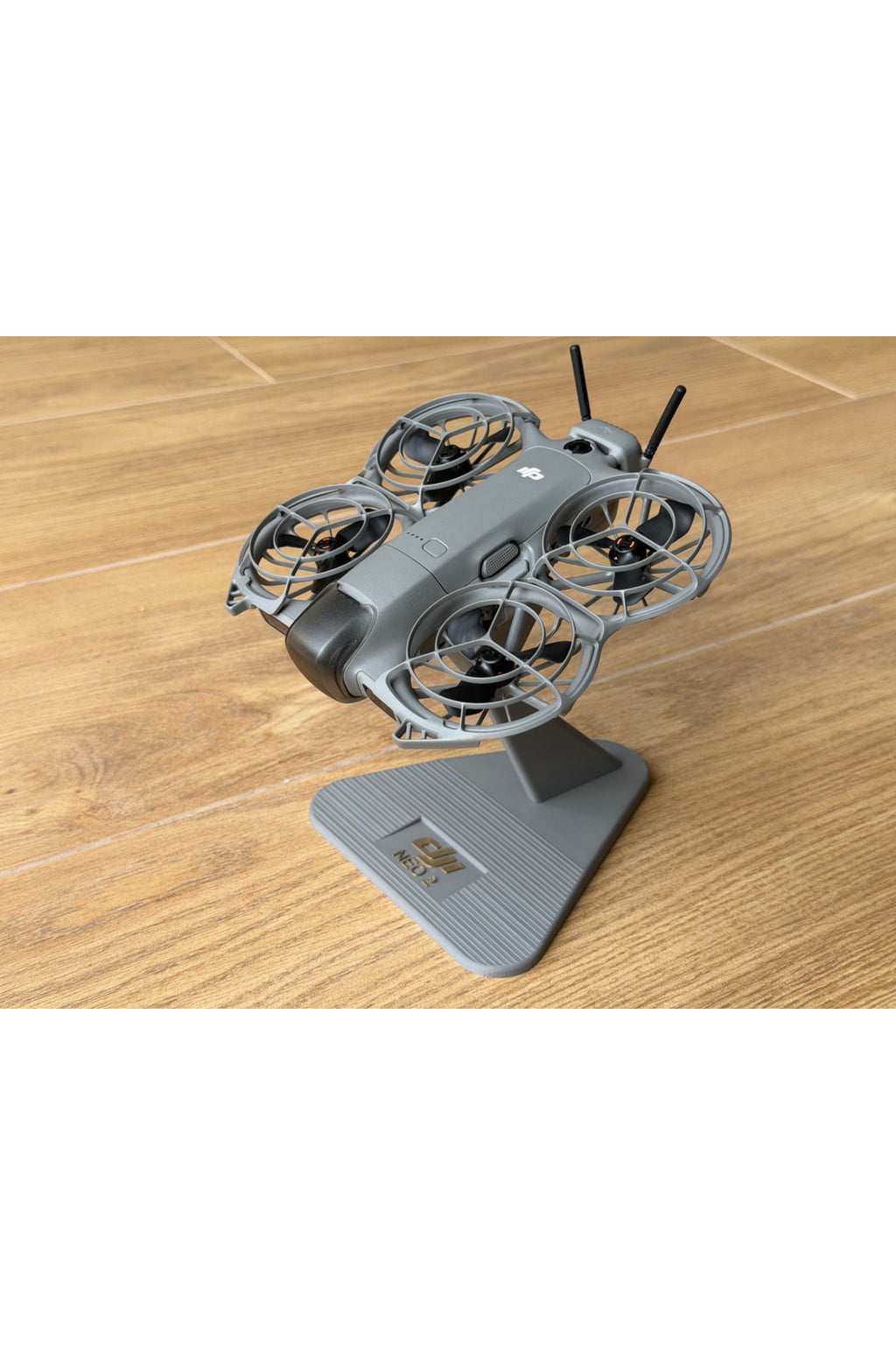 Neo 2 Uyumlu Masaüstü Stand ve Organizer - Dekoratif Drone Sergileme Yuvası