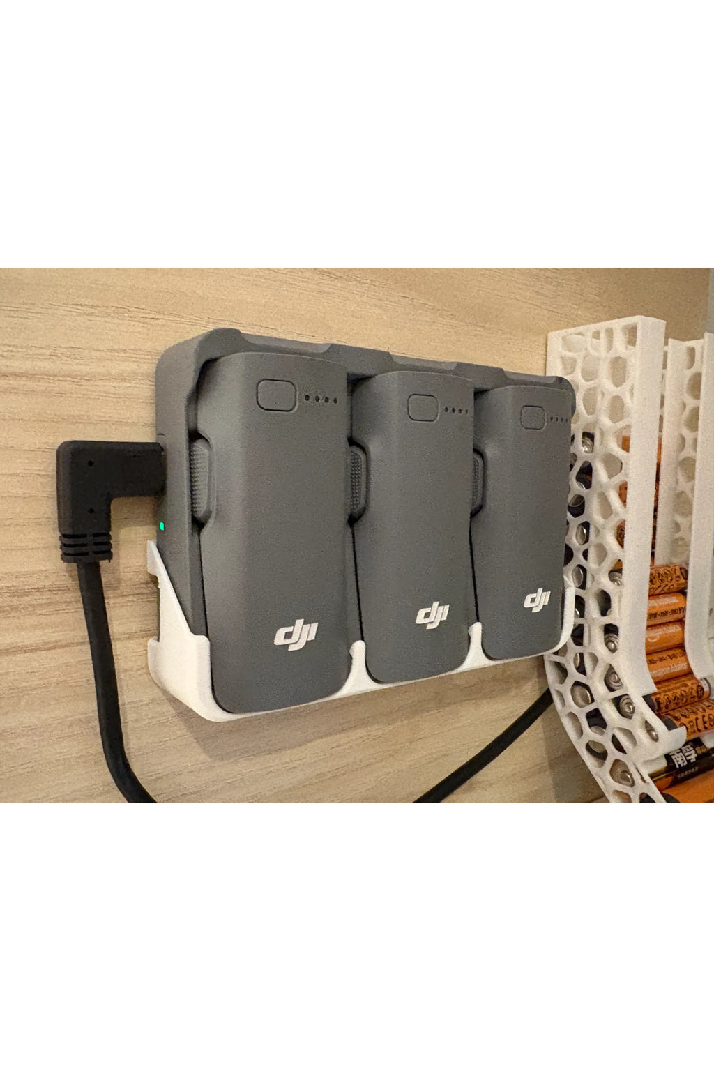 DJI Neo 2 Pil Şarj Cihazı Sabitleme Aparatı - Duvara Monte Şarj İstasyonu