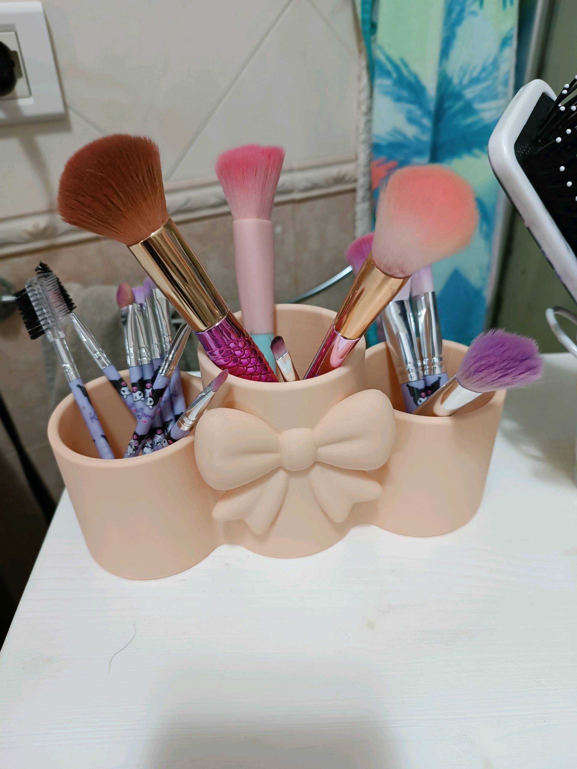 Fiyonklu 3 Bölmeli Dekoratif Makyaj Organizeri