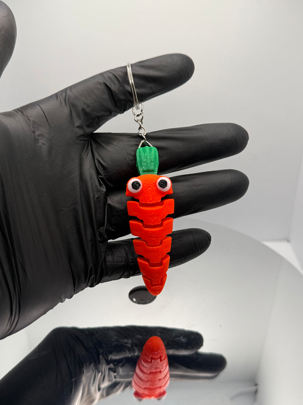 Hareketli ve Şaşkın Havuç Figürlü Anahtarlık