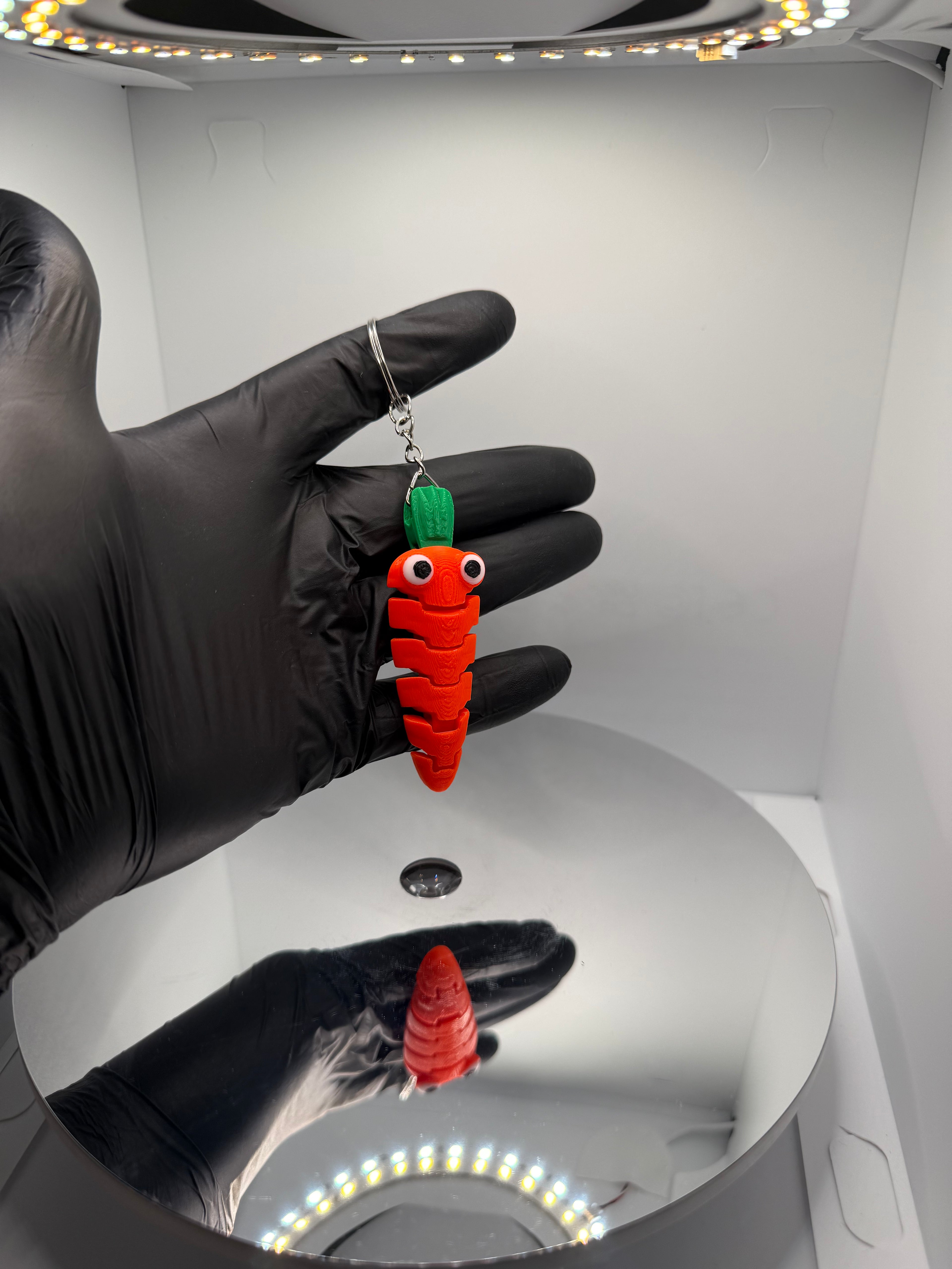 Hareketli ve Şaşkın Havuç Figürlü Anahtarlık