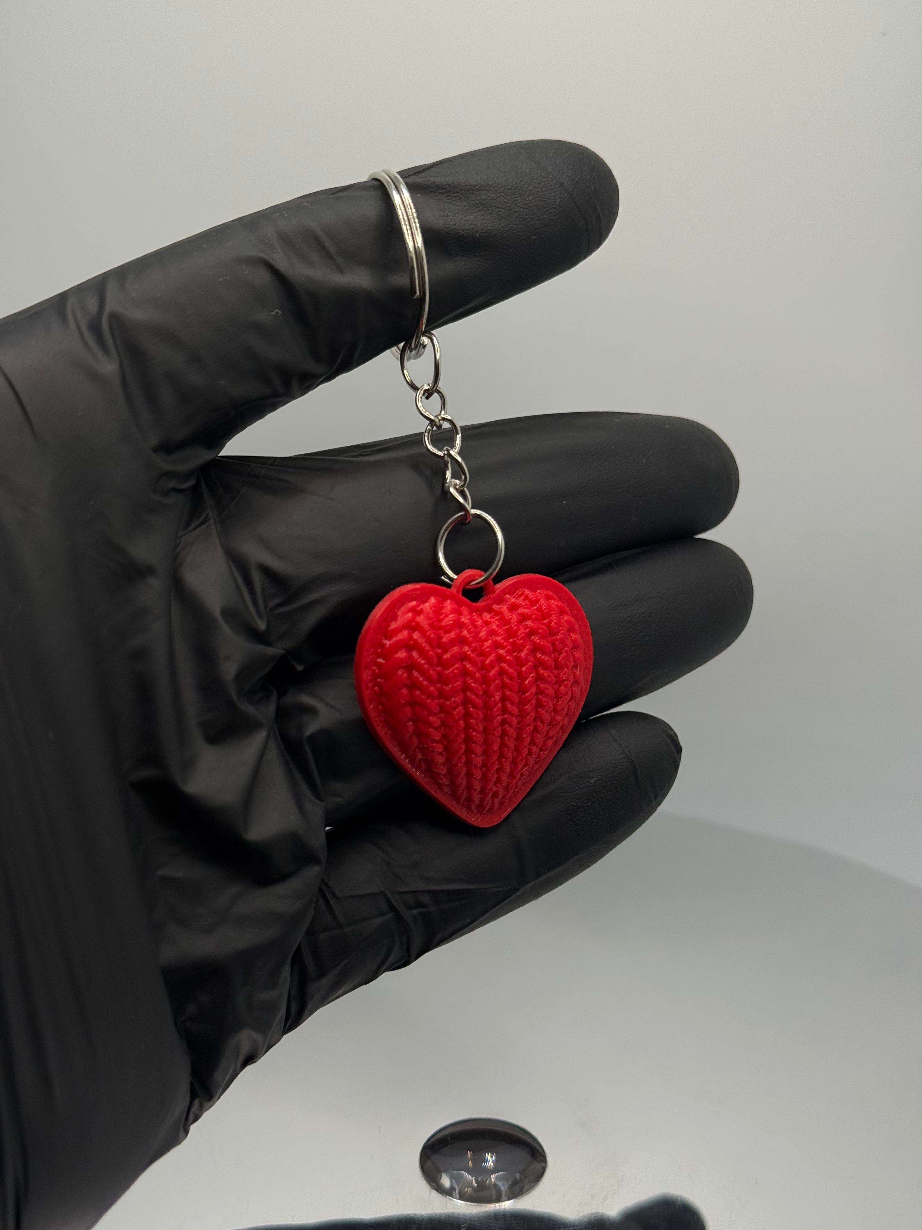 Kırmızı Örgü Kalp Figürlü Özel Tasarım Anahtarlık