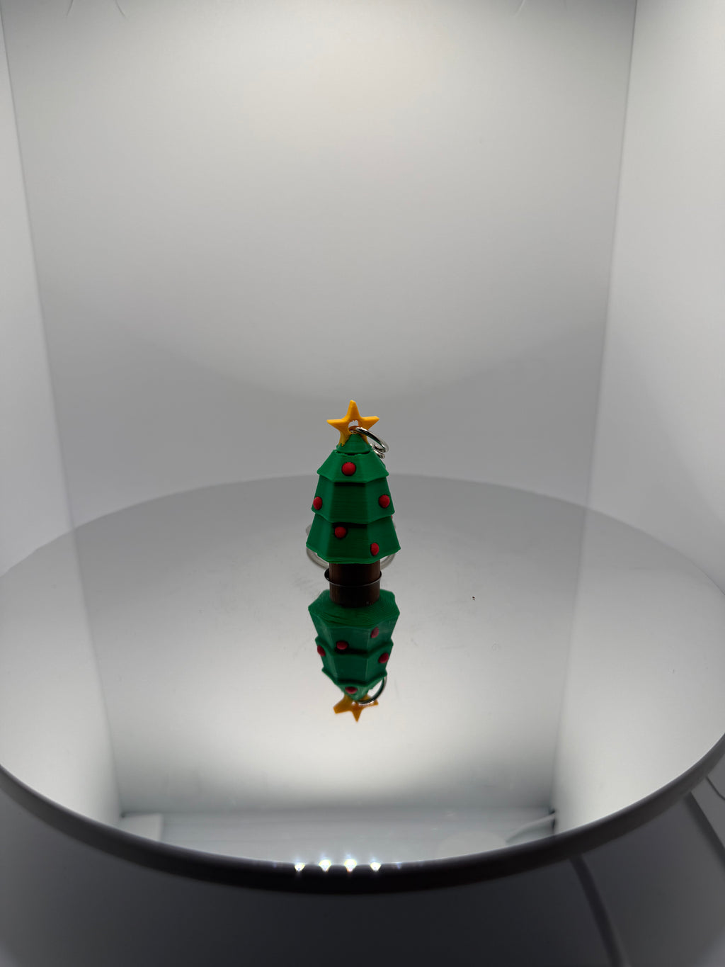 Kendi Etrafında Dönen Hareketli Yılbaşı Ağacı Anahtarlık