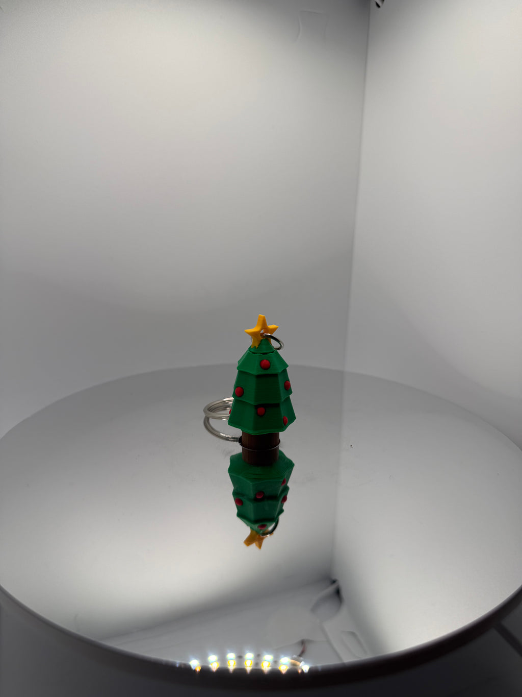 Kendi Etrafında Dönen Hareketli Yılbaşı Ağacı Anahtarlık