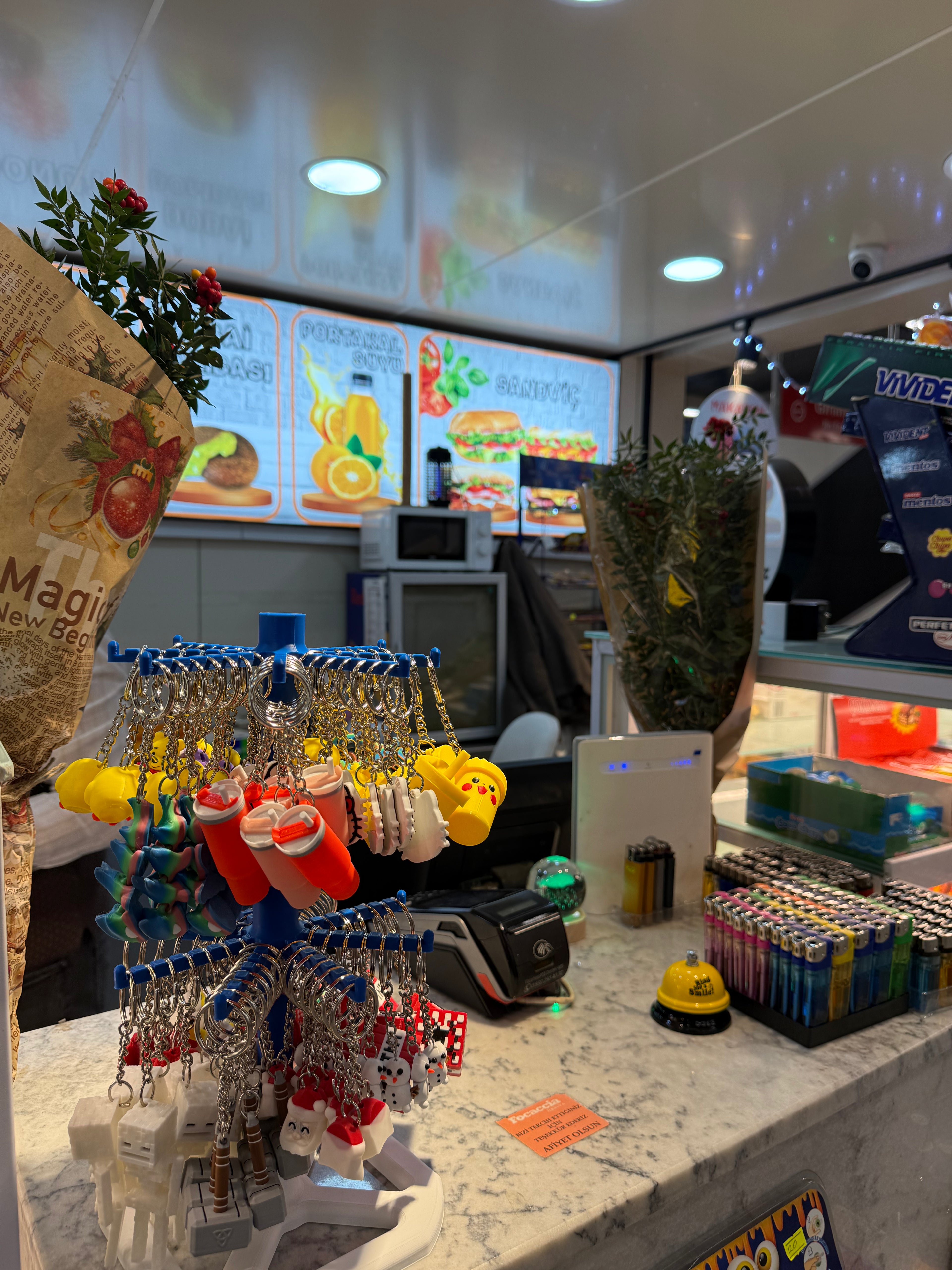 112 Adet Anahtarlık Seti | Döner Stand Hediyeli | 16 Farklı Model