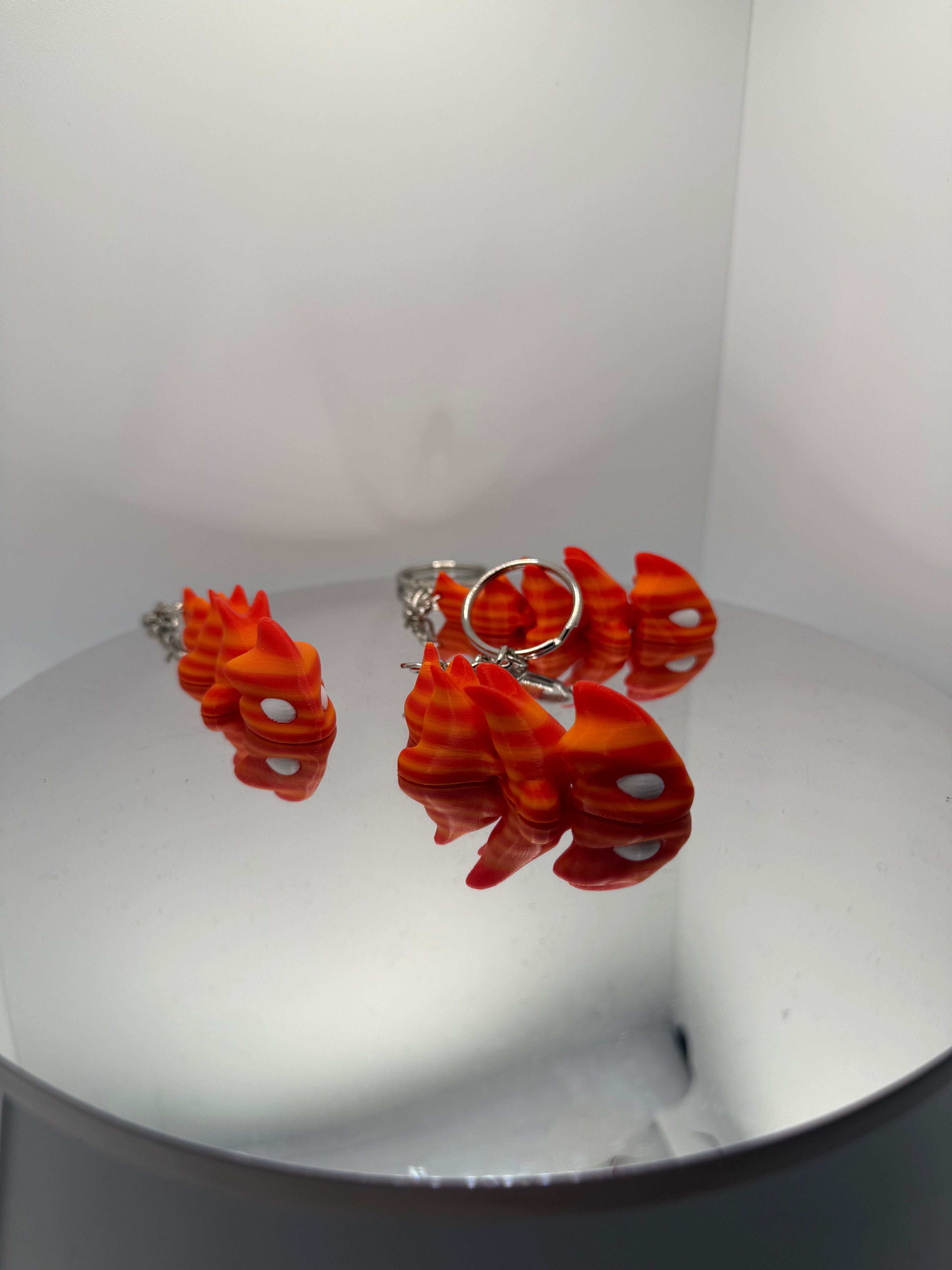 Dragon: Çok Renkli ve Hareketli Figür Anahtarlık