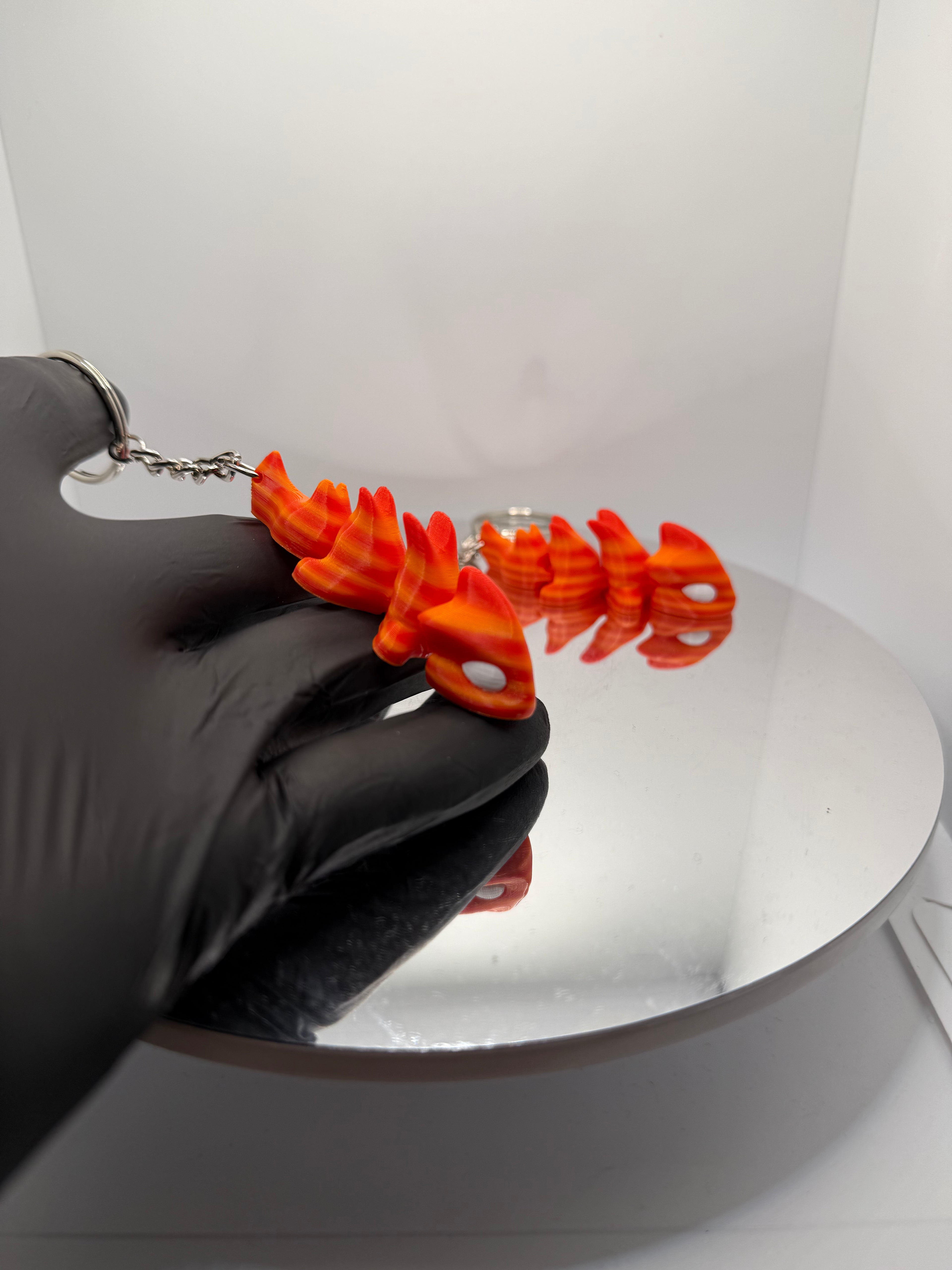 Dragon: Çok Renkli ve Hareketli Figür Anahtarlık