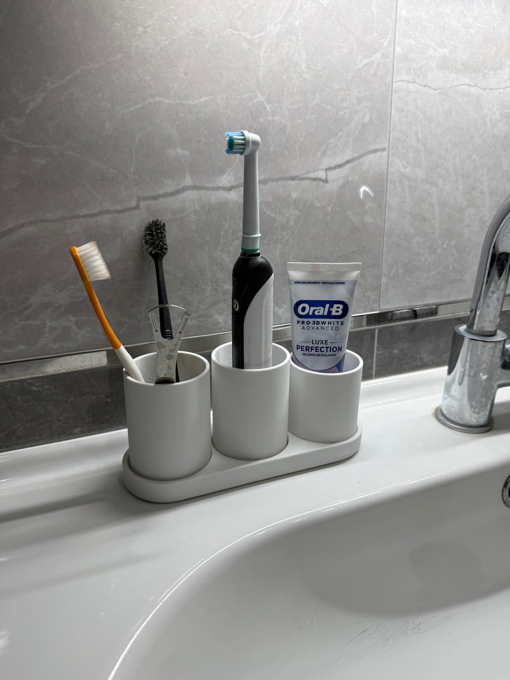 Minimalist 4 Parçalı Banyo Organizeri ve Diş Fırçalık Standı