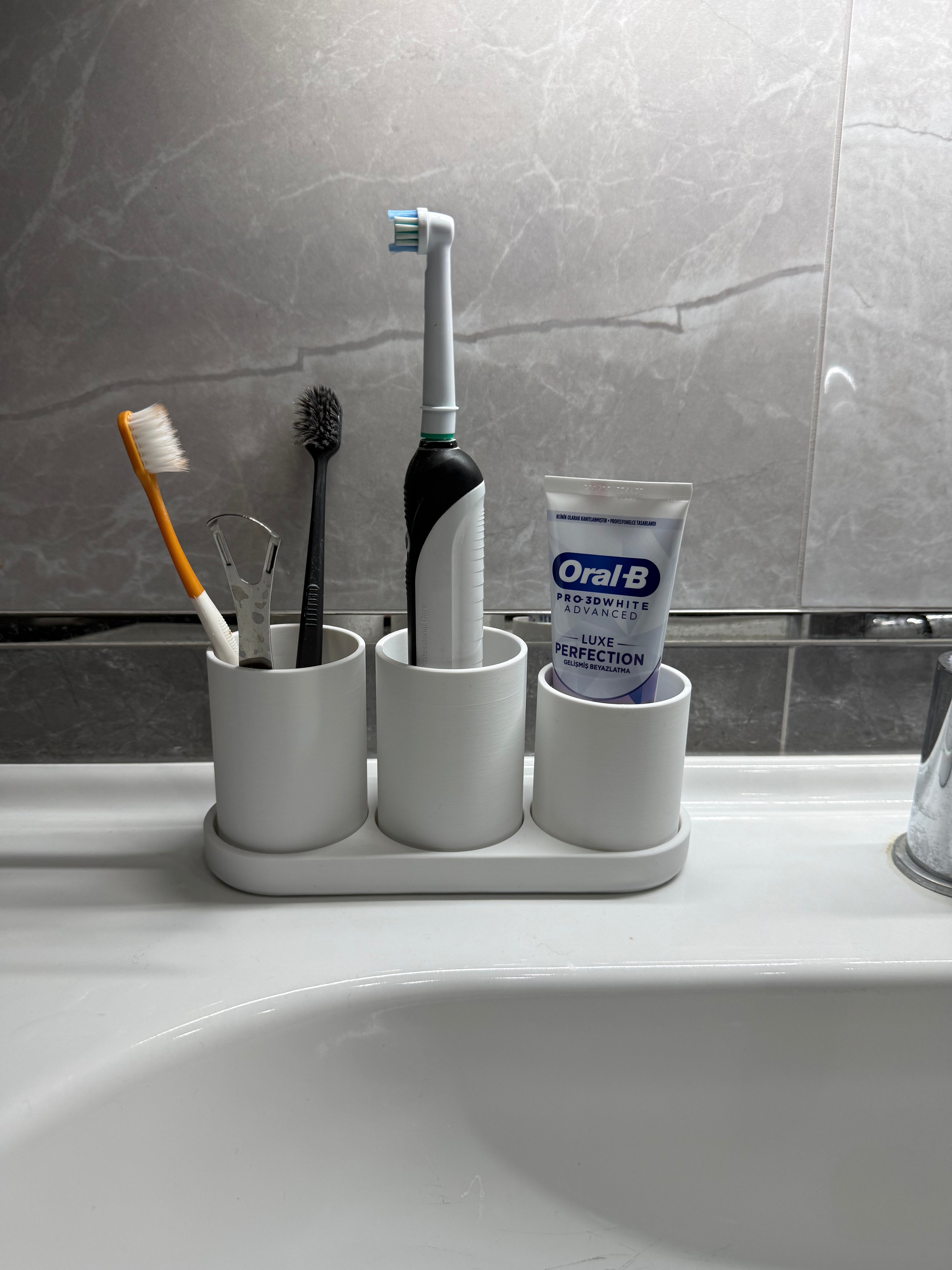 Minimalist 4 Parçalı Banyo Organizeri ve Diş Fırçalık Standı