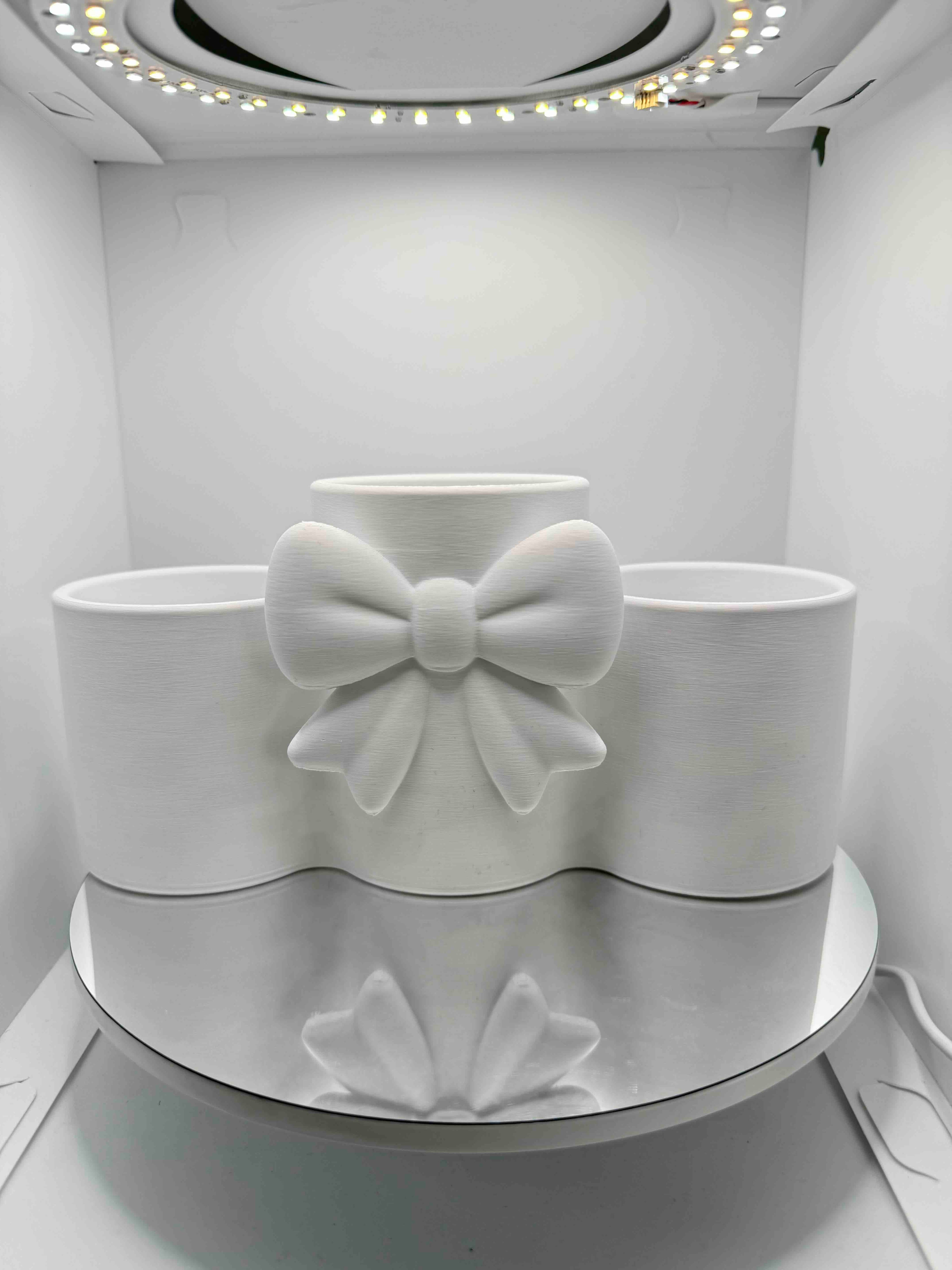 Fiyonklu 3 Bölmeli Dekoratif Makyaj Organizeri