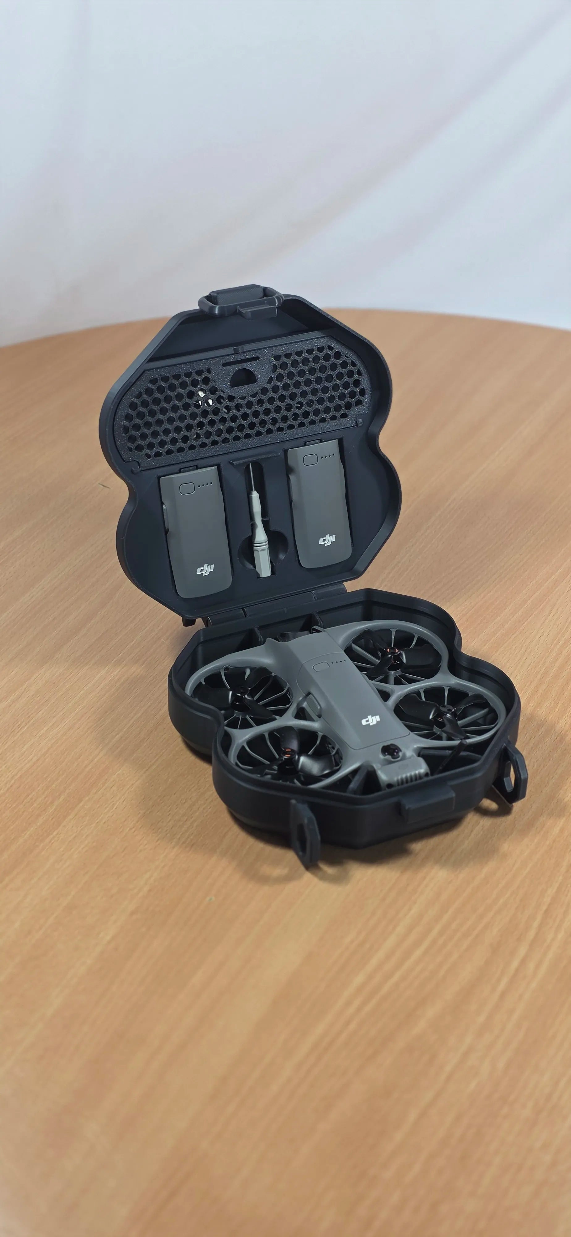 DJI Neo 2 Taşıma Kutusu ve Kalkış Pisti | Batarya Bölmeli Koruyucu Kılıf