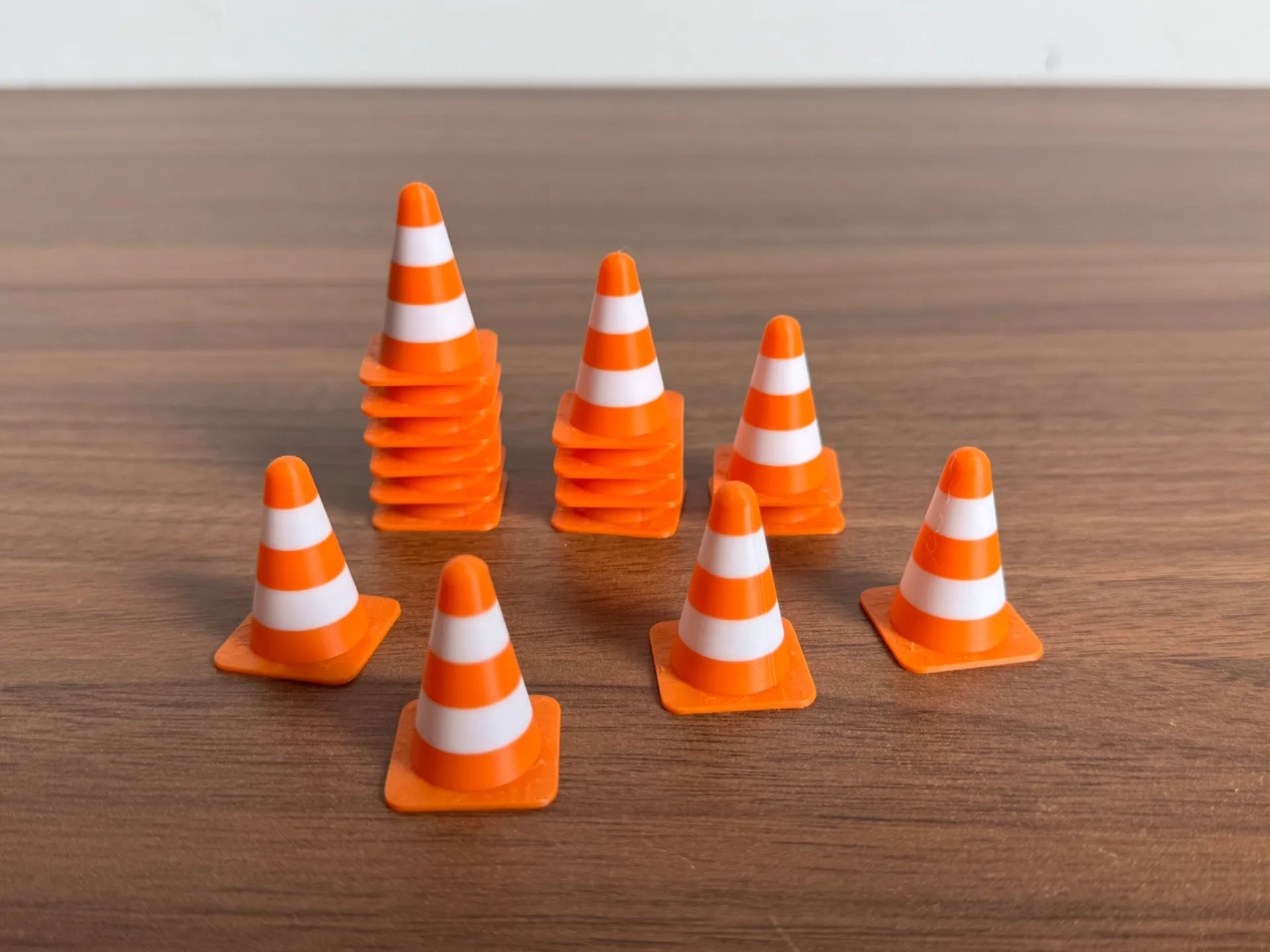10 Adet Mini Trafik Konisi - 3 cm Ölçekli Hot Wheels ve Diorama Aksesuarı