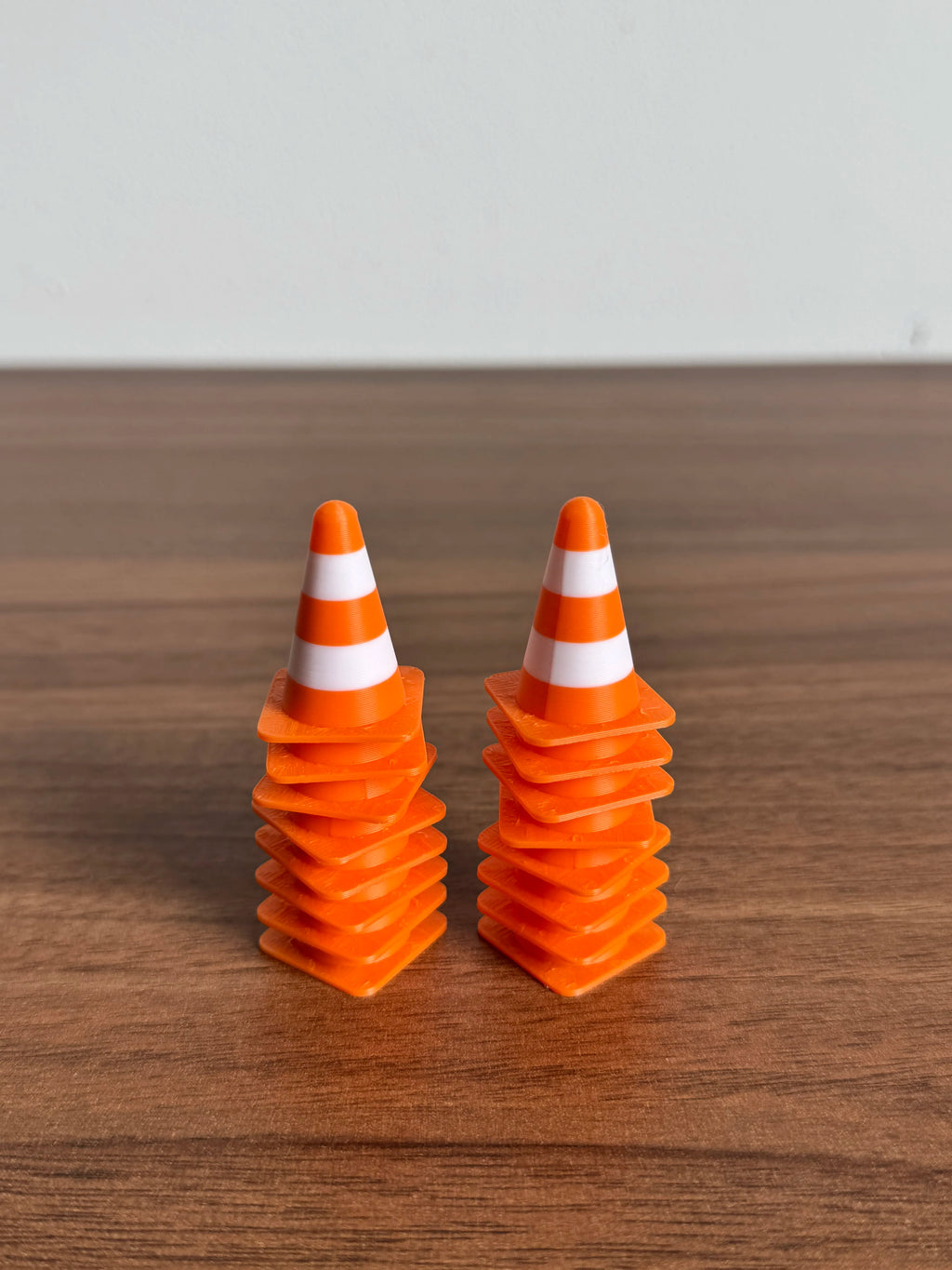 10 Adet Mini Trafik Konisi - 3 cm Ölçekli Hot Wheels ve Diorama Aksesuarı