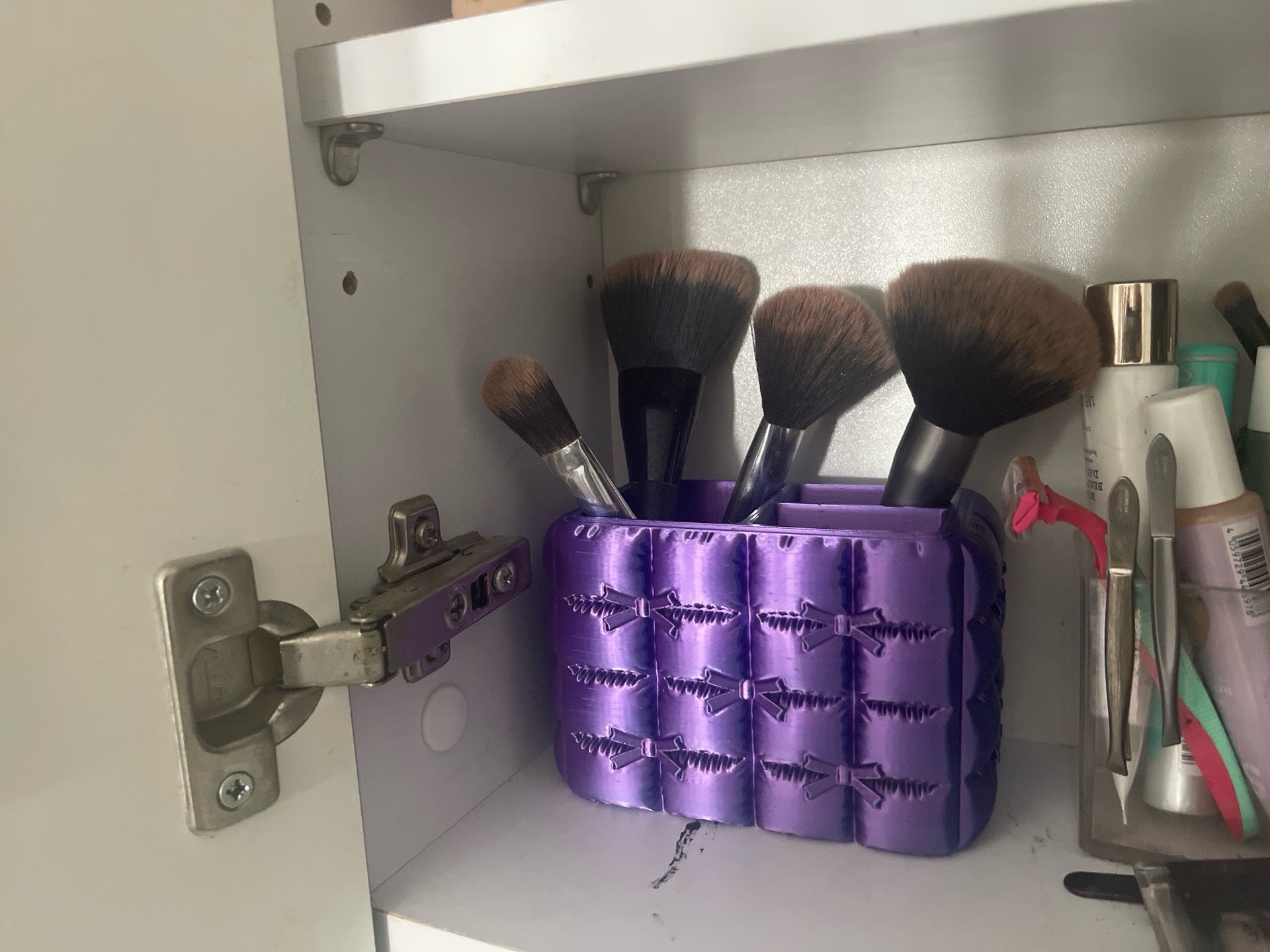 Pofuduk Görünümlü 3 Gözlü Makyaj Organizeri Fırçalık Kalemlik Dekoratif Kutu