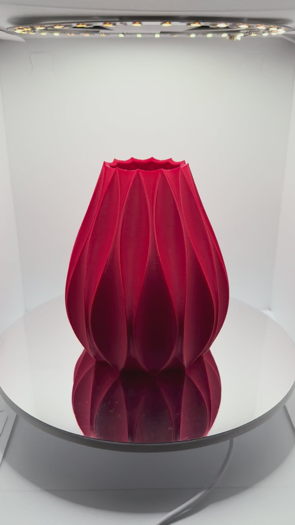 Kırmızı Lotus Vazo - Sevgililer Günü İçin Romantik & Dekoratif Hediye