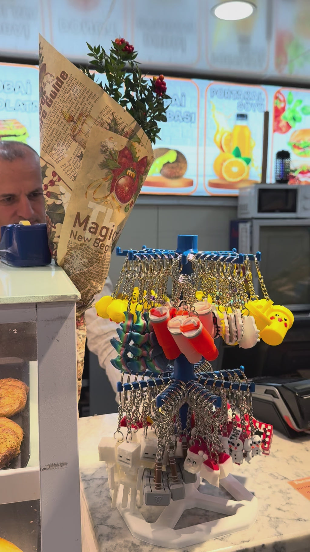 112 Adet Anahtarlık Seti | Döner Stand Hediyeli | 16 Farklı Model