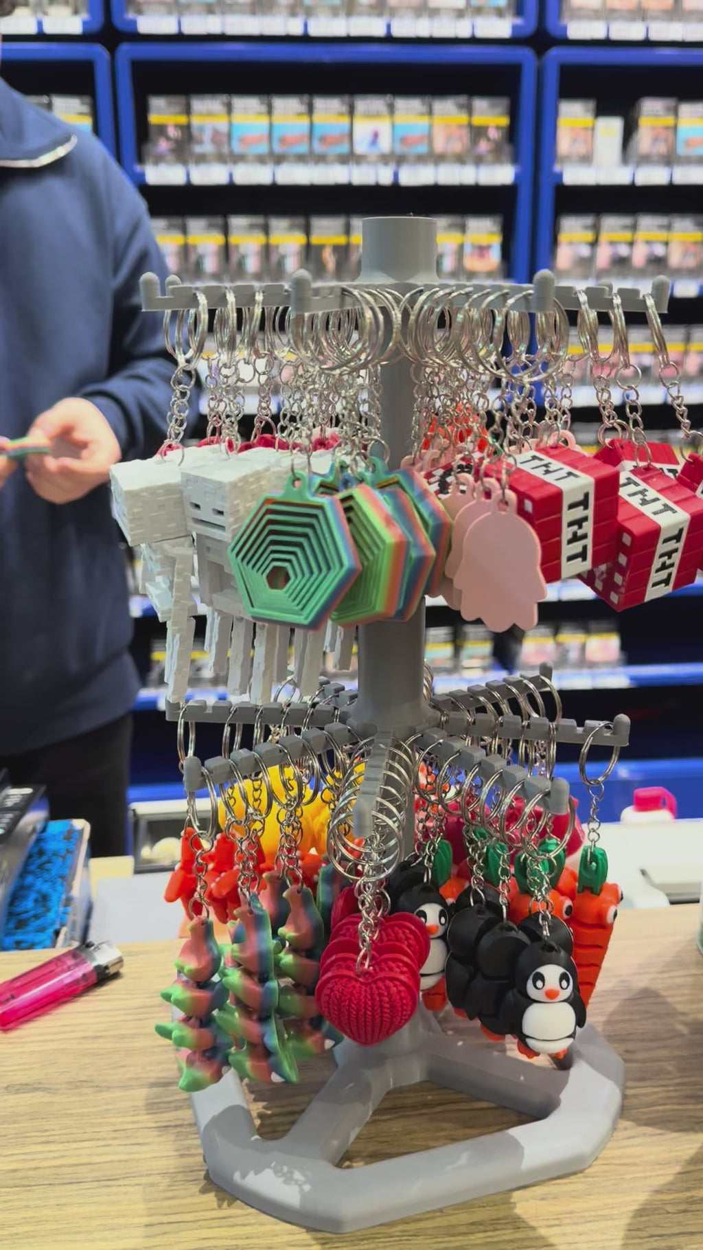 112 Adet Anahtarlık Seti | Döner Stand Hediyeli | 16 Farklı Model