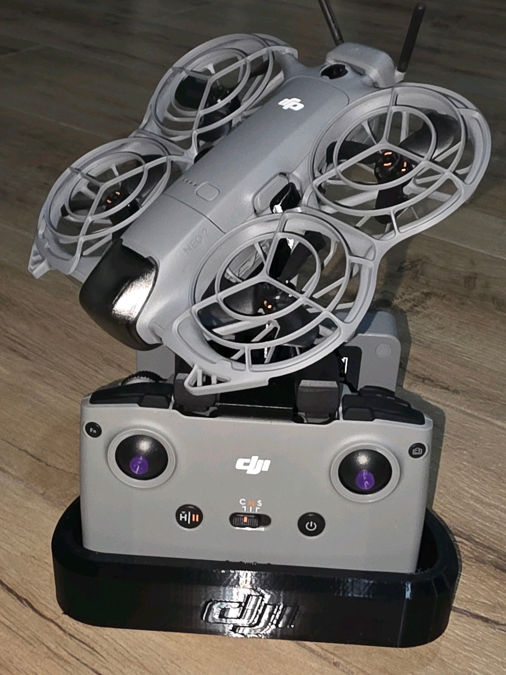 DJI Neo 2 Multi-Dock Standı - Drone, Kumanda ve Şarj İstasyonu Düzenleyici