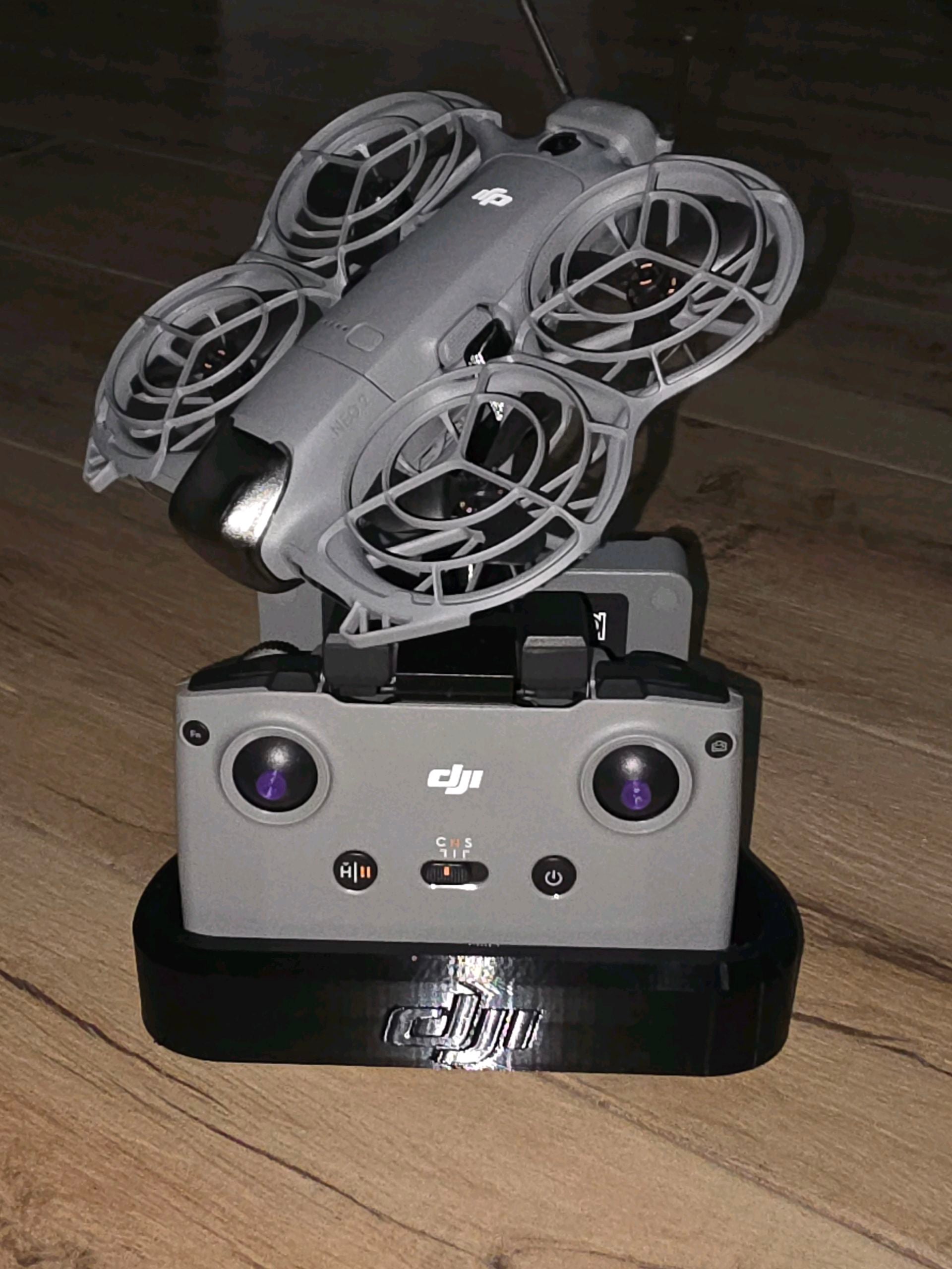 DJI Neo 2 Multi-Dock Standı - Drone, Kumanda ve Şarj İstasyonu Düzenleyici
