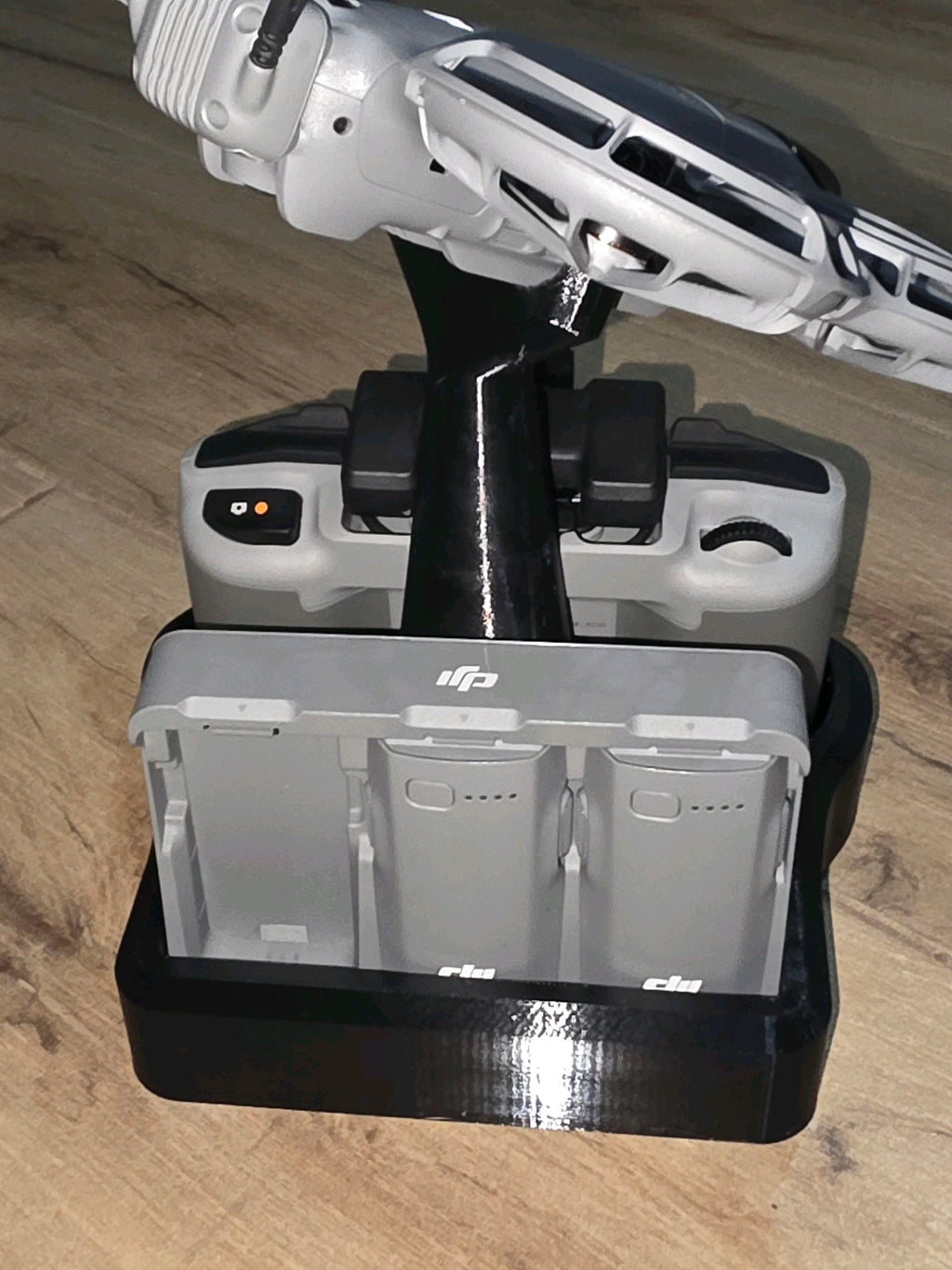DJI Neo 2 Multi-Dock Standı - Drone, Kumanda ve Şarj İstasyonu Düzenleyici